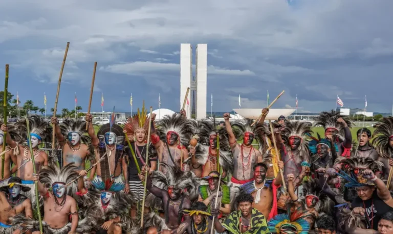 Indígenas levam a Itamaraty proposta de áreas livres de petróleo e gás