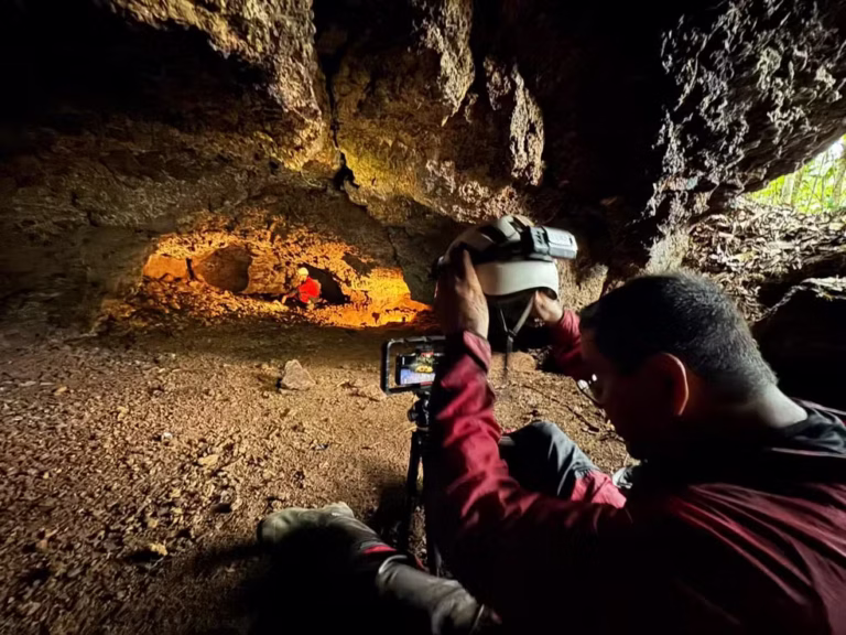Projeto mapeia cavernas e sítios arqueológicos com urnas de 800 anos no Sul do Amapá