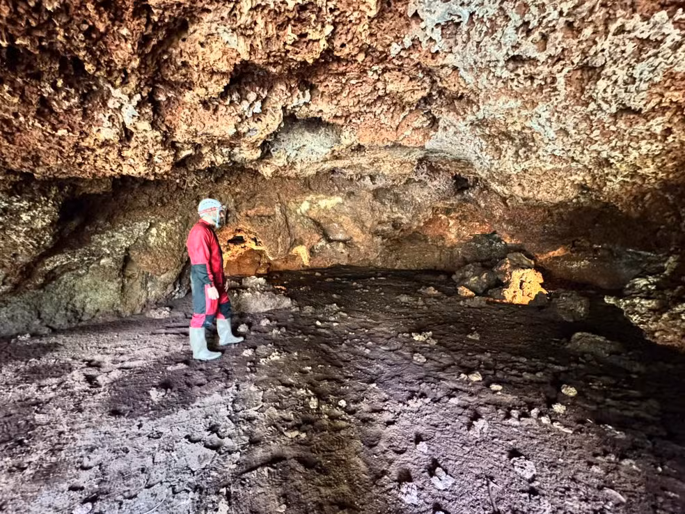 Projeto mapeia cavernas e sítios arqueológicos com urnas de 800 anos no Sul do Amapá