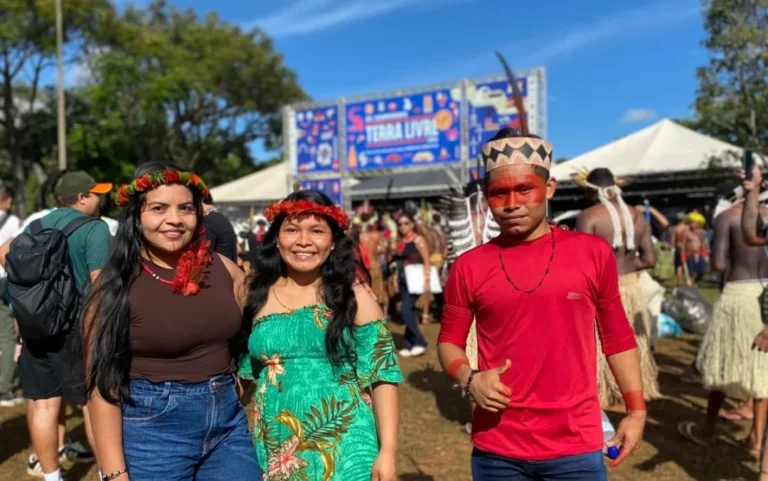 Nova geração indígena do Amazonas fortalece presença no Acampamento Terra Livre 2026