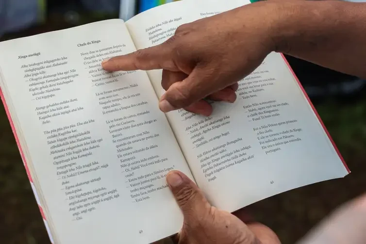 Indígena no Xingu aprendeu português para salvar aldeia, diz biógrafo