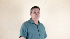 Imagem colorida mostra o pesquisador Carlos Durigan que falou sobre espécies migratórias a uma newslatter do Ipam
