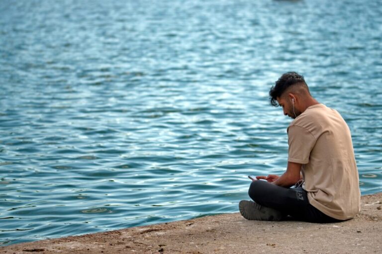 Pesquisa realizada no Pará alerta sobre riscos do uso de fones de ouvido