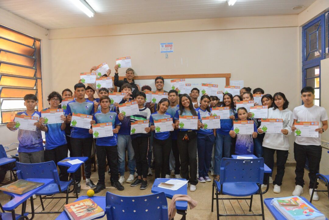 Música, poesia e sons da Amazônia aproximam estudantes da criação artística em Manacapuru