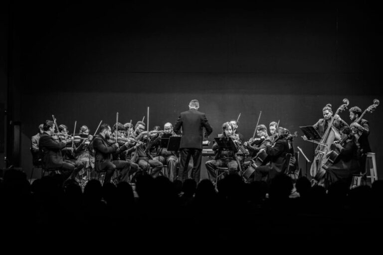 Entre Schumann e a música brasileira, Orquestra Sinfônica da Amazônia abre temporada com concerto gratuito no Teatro ICBEU, em Manaus