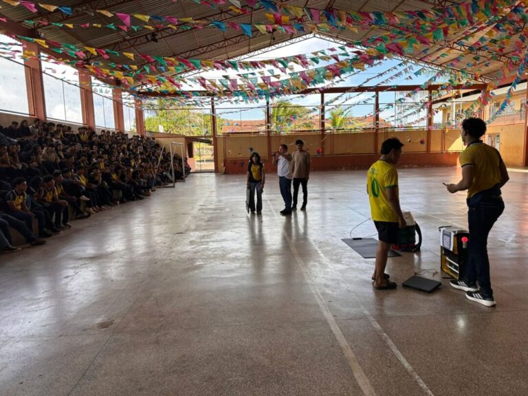 Estudantes vivenciam na prática o potencial da energia solar em exposição interativa na Glocal Macapá