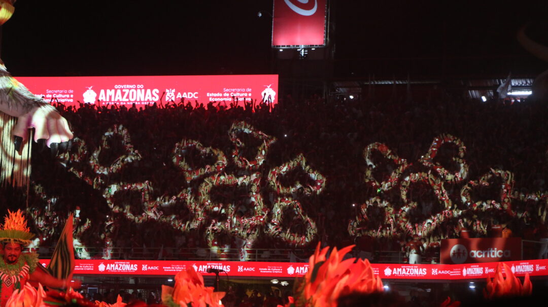 Confira uma galeria de fotos das três noites do boi Garantido no 59° Festival Folclórico de Parintins
