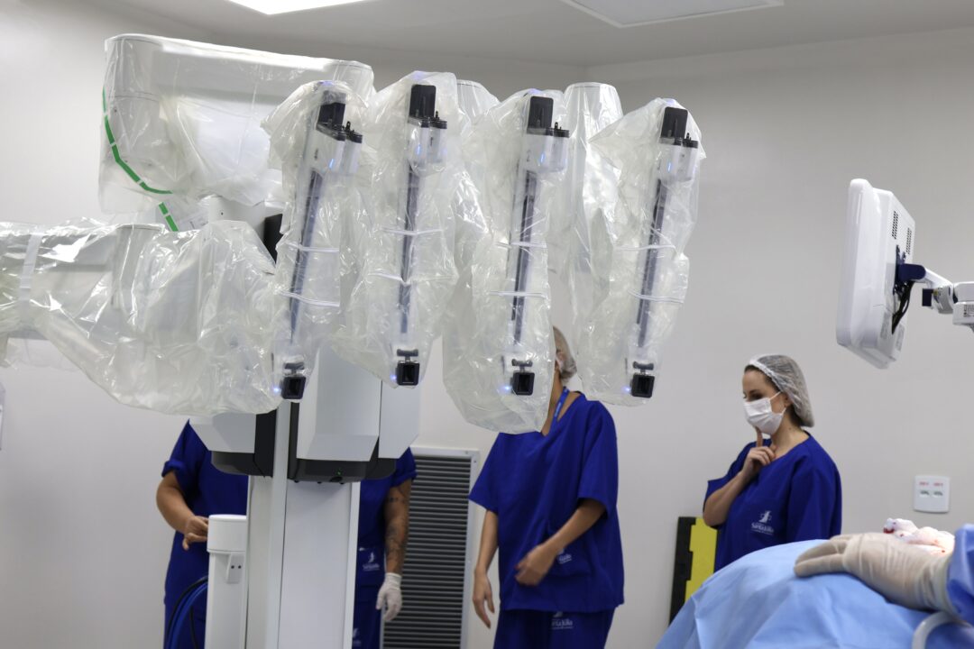Semana de Cirurgias marcou estreia do robô Da Vinci X no Hospital Santa Júlia