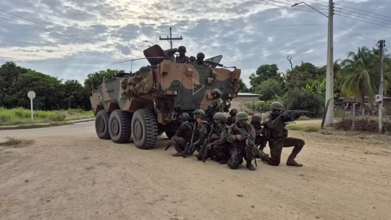 Em Normandia, Exército simula guerra na Amazônia em ataque com blindados e sensores inteligentes
