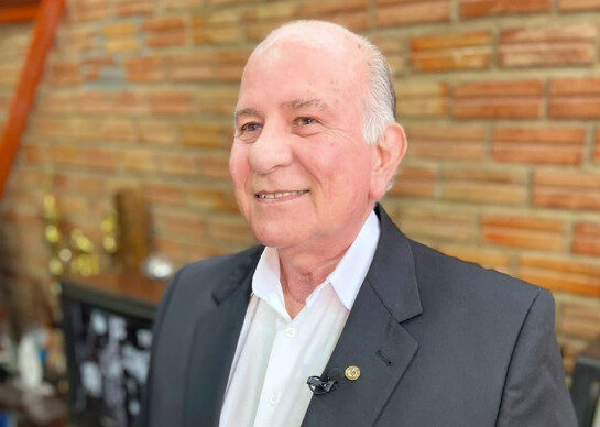 15 livros do historiador Abrahim Baze que ajudam a preservar a memória do Amazonas