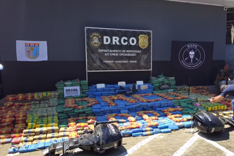 Facções no Amazonas mantêm domínio dos rios e expandem poder na floresta, alertam especialistas