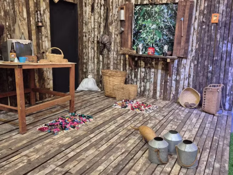 Casa de Chico Mendes ganha réplica inédita e é exposta na Expoacre pela 1ª vez: ‘Valorizar a história’