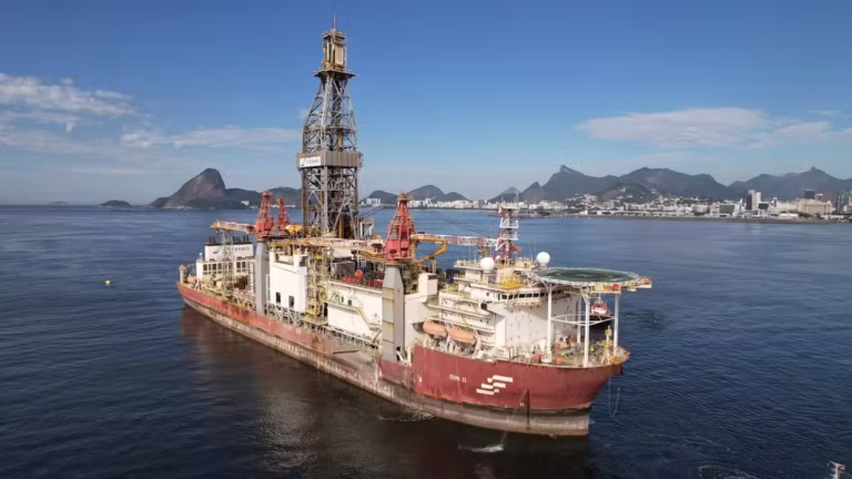 Amostra de petróleo do Amapá é levada ao Rio de Janeiro para análise de composição e qualidade