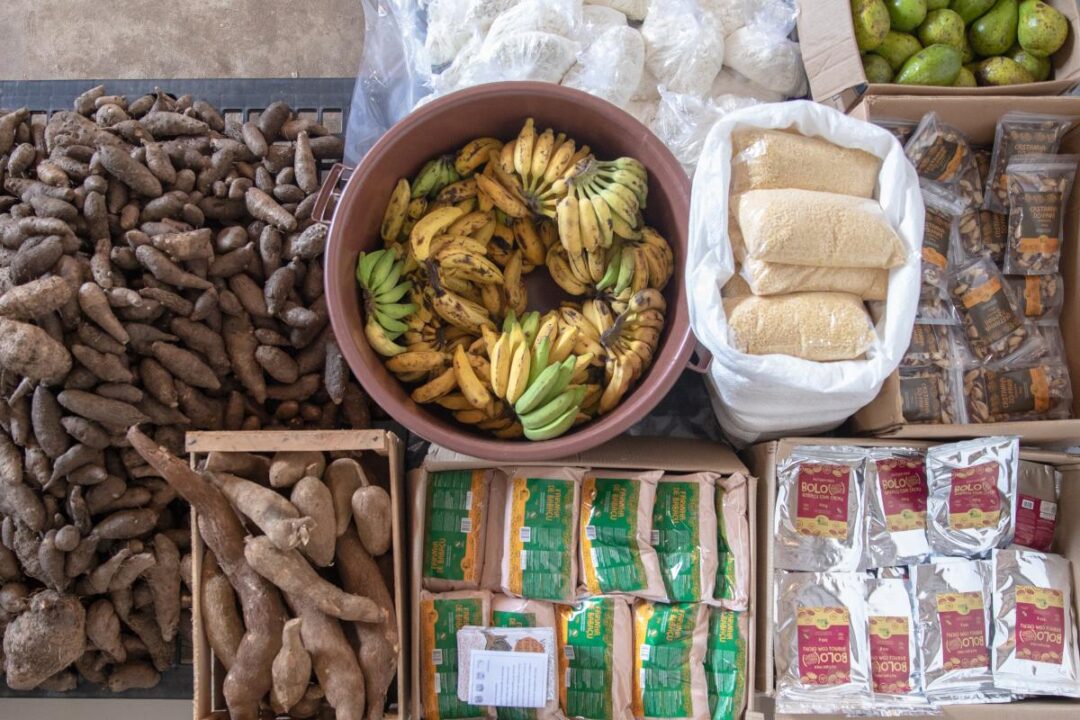 Alimentos produzidos pelas comunidades ribeirinhas da Rede de Cantinas da Terra do Meio. Foto: Carol Quintanilha/ISA