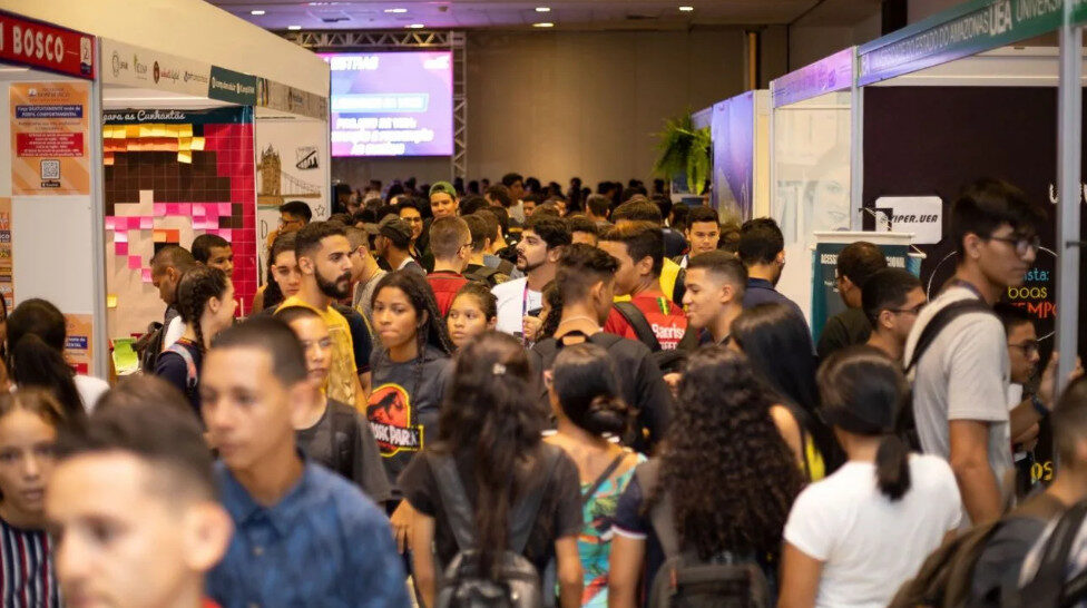 Rede Amazônica participa da Feira Norte do Estudante com palestra sobre credibilidade no jornalismo