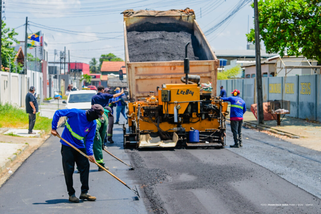 Prefeitura de boa vista executa obras de recapeamento em 45 trechos no bairro Mecejana
