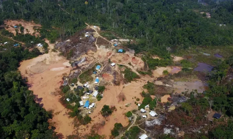 Garimpo na Amazônia avança 562% e deixa Terras Indígenas mais expostas aos impactos do El Niño, revela IPAM