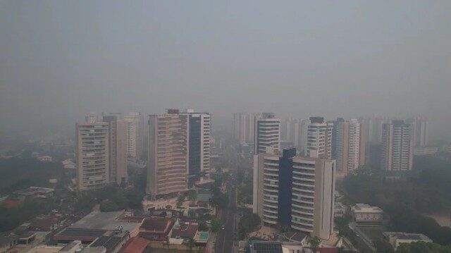 Fumaça de incêndio coloca Manaus novamente no topo da cidade com pior qualidade do ar no mundo