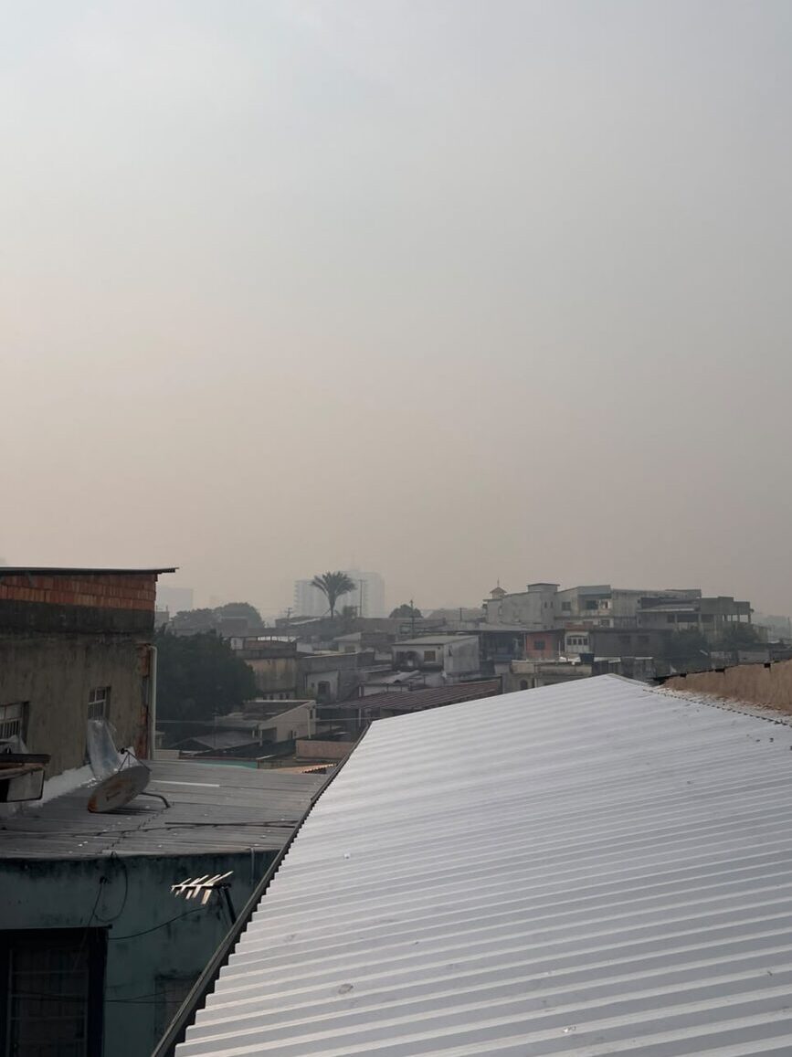 Fumaça colocou Manaus no topo da cidade com pior qualidade do ar no mundo, segundo IQAir. Foto: Naritha Migueis